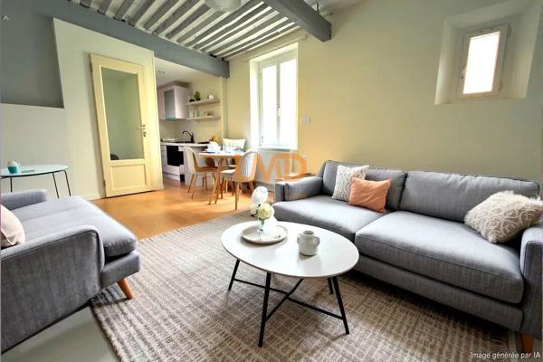 Maison de Village 18 ème en Pierre Fort Potentiel Châteaudouble