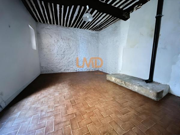 Maison de Village 18 ème en Pierre Fort Potentiel Châteaudouble