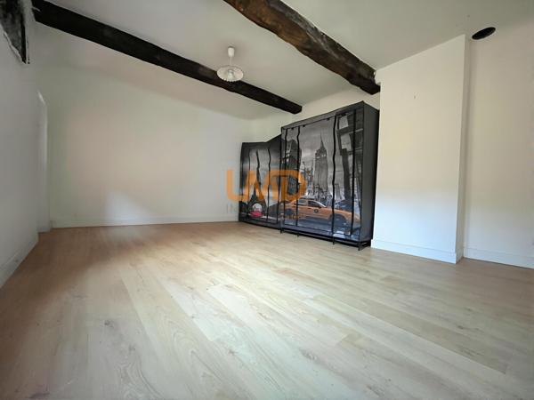 Maison de Village 18 ème en Pierre Fort Potentiel Châteaudouble