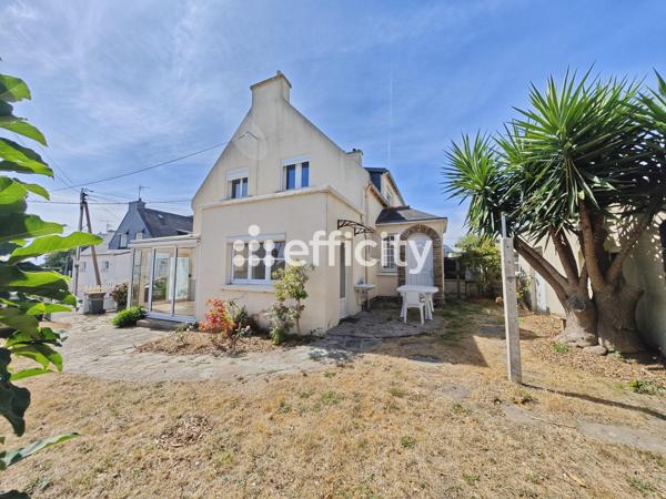 Maison
         5 pièces
        - 80 m² Exclusivité 150 000 € *