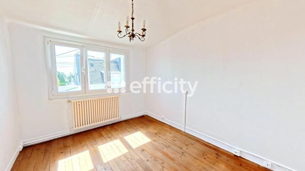 Maison
         5 pièces
        - 80 m² Exclusivité 150 000 € *