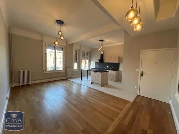 Appartement à louer 3 pièces 76.45m²