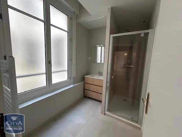 Appartement à louer 3 pièces 76.45m²