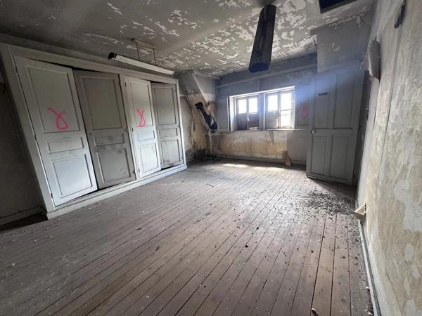 Vente Immeuble 10 pièces 336 m2 à Saint-Quentin