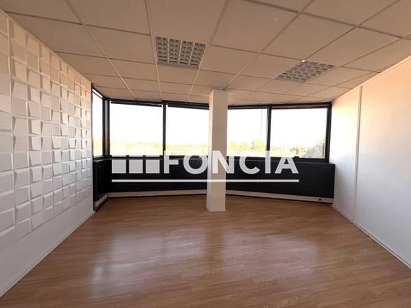 Location Local commercial 2 pièces 37 m² - Mandelieu 06210
