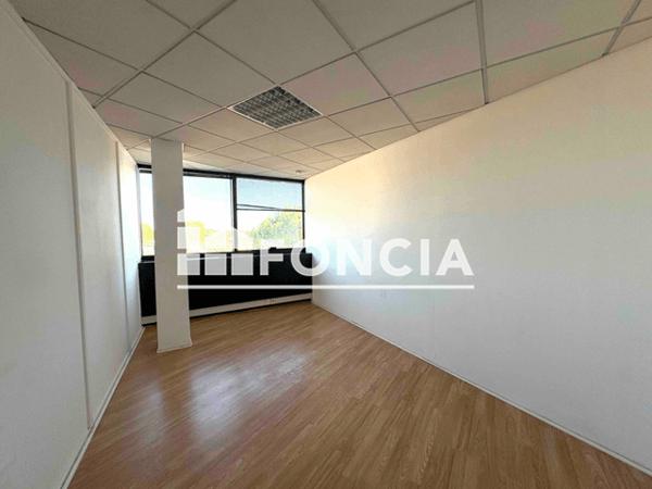 Location Local commercial 2 pièces 37 m² - Mandelieu 06210