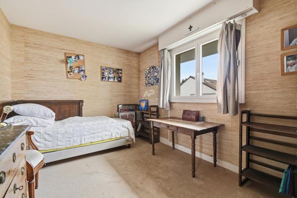 Maison Saint Germain En Laye 8 pièces 170 m2 785 000 € **  - Référence  18440
