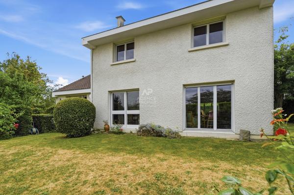 Maison Saint Germain En Laye 8 pièces 170 m2 785 000 € **  - Référence  18440