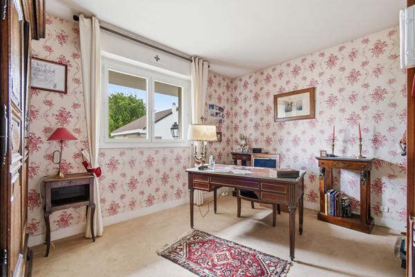 Maison Saint Germain En Laye 8 pièces 170 m2 785 000 € **  - Référence  18440