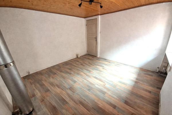 Maison pleine de potentiel à découvrir sans tarder !