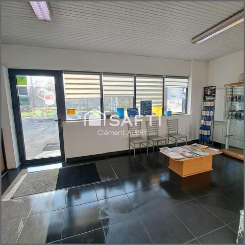 Local commercial avec de beaux volumes !