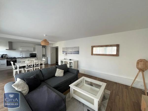 Appartement à louer 3 pièces 72.03m² La Rochelle (17000)