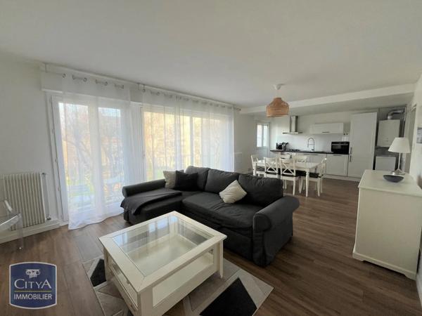 Appartement à louer 3 pièces 72.03m² La Rochelle (17000)