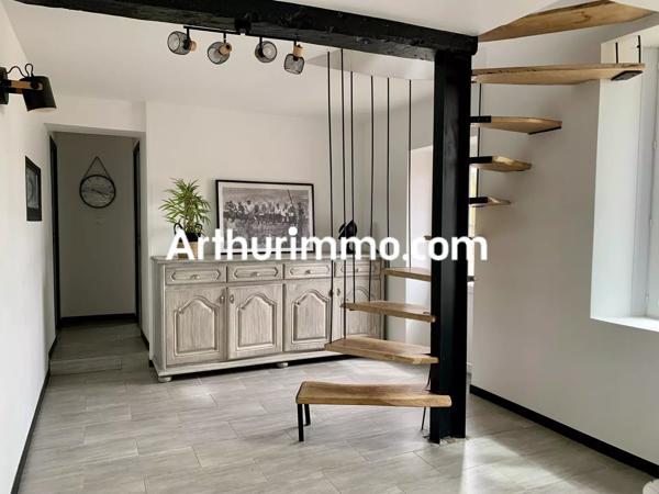 Vente                                                      Maison
                        
                                         167 m2                     à Saint-Pierre-des-Échaubrognes