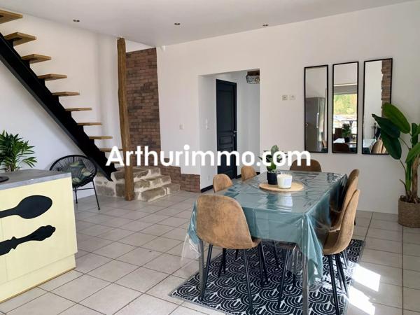 Vente                                                      Maison
                        
                                         167 m2                     à Saint-Pierre-des-Échaubrognes