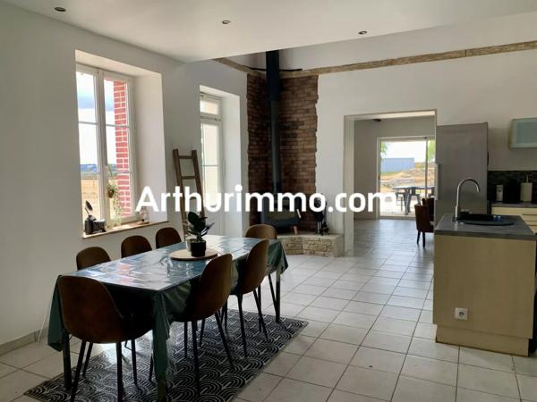 Vente                                                      Maison
                        
                                         167 m2                     à Saint-Pierre-des-Échaubrognes
