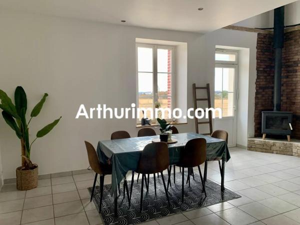 Vente                                                      Maison
                        
                                         167 m2                     à Saint-Pierre-des-Échaubrognes