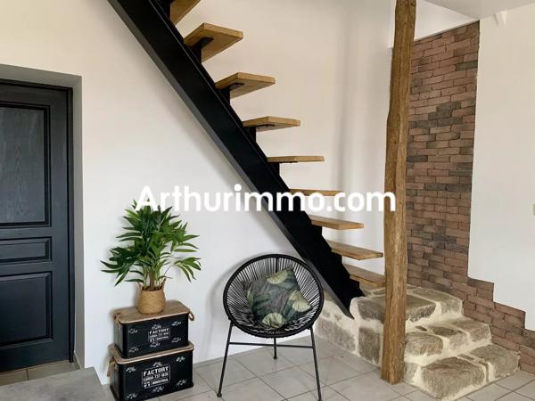 Vente                                                      Maison
                        
                                         167 m2                     à Saint-Pierre-des-Échaubrognes