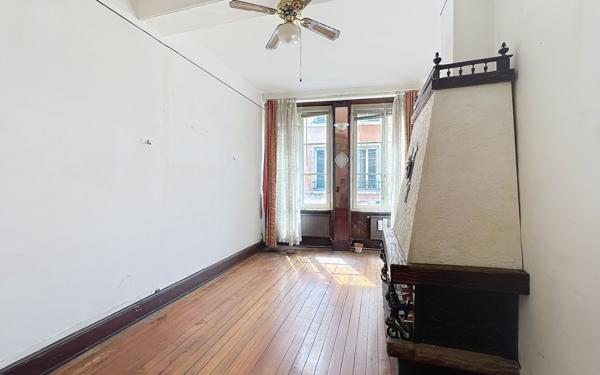 Appartement à vendre    3 pièces • 72,68 m2 Lyon 1