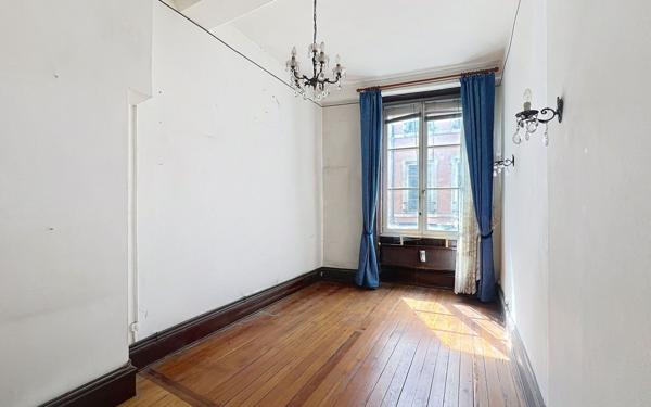 Appartement à vendre    3 pièces • 72,68 m2 Lyon 1