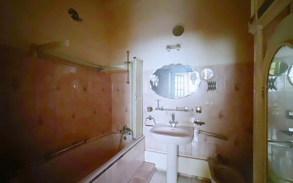 Appartement à vendre    3 pièces • 72,68 m2 Lyon 1