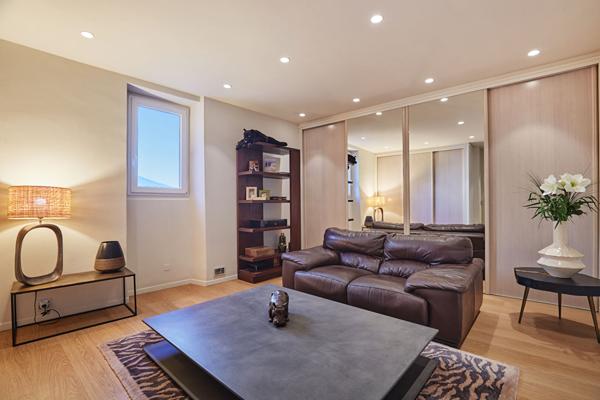 Maison de village de prestige - 215 m² - Extérieurs intimistes - Garage - Centre village