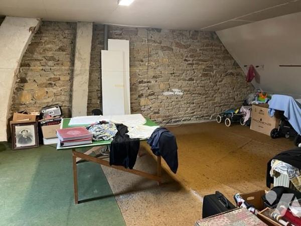 Maison spacieuse sur sous sol 