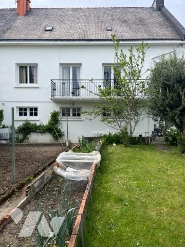 Maison spacieuse sur sous sol 