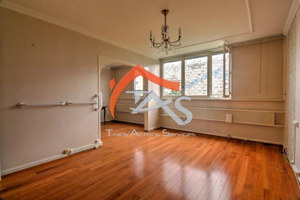 Vente                                                      Appartement
                        
                     4 pièces                      73 m2                     à Saint-Étienne
