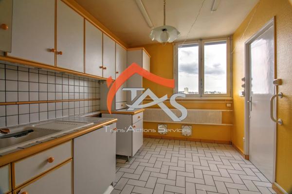 Vente                                                      Appartement
                        
                     4 pièces                      73 m2                     à Saint-Étienne