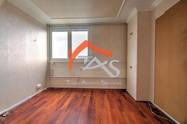 Vente                                                      Appartement
                        
                     4 pièces                      73 m2                     à Saint-Étienne