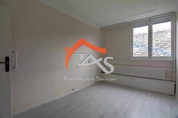 Vente                                                      Appartement
                        
                     4 pièces                      73 m2                     à Saint-Étienne