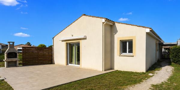 Maison
         4 pièces
        - 110 m² 295 000 € *