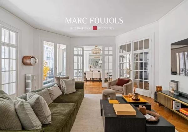 Paris XVI Passy – Square Raynouard – appartement familial 3/4 chambres