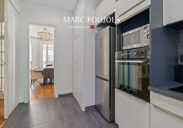 Paris XVI Passy – Square Raynouard – appartement familial 3/4 chambres