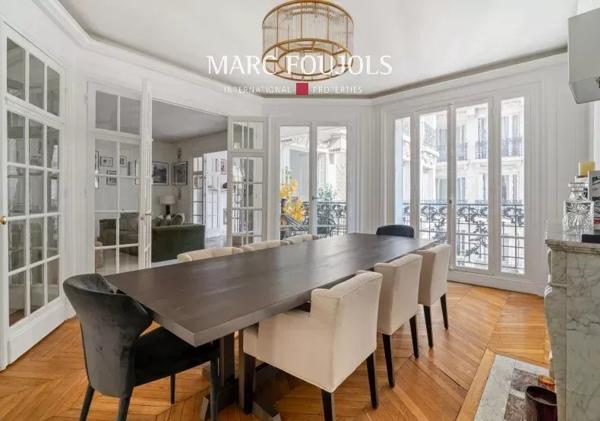 Paris XVI Passy – Square Raynouard – appartement familial 3/4 chambres