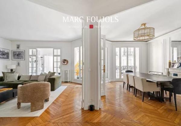 Paris XVI Passy – Square Raynouard – appartement familial 3/4 chambres