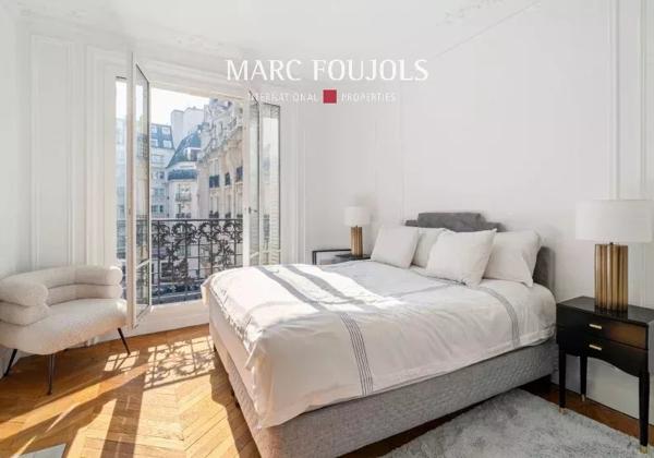 Paris XVI Passy – Square Raynouard – appartement familial 3/4 chambres