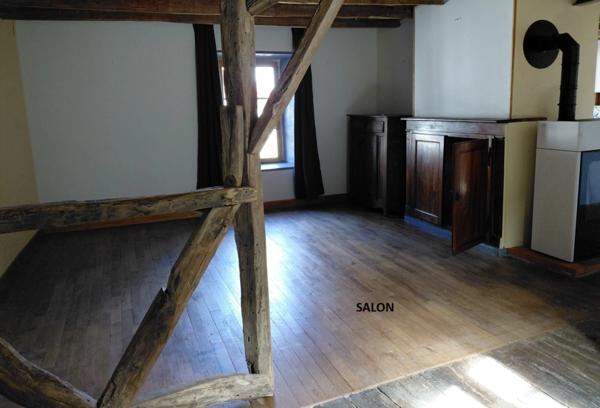 Grande maison rénovée avec atelier, terrasse panoramique et verger – 220 m² – Mourjou (Puycapel - cantal)