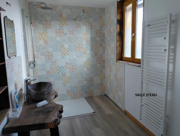 Grande maison rénovée avec atelier, terrasse panoramique et verger – 220 m² – Mourjou (Puycapel - cantal)