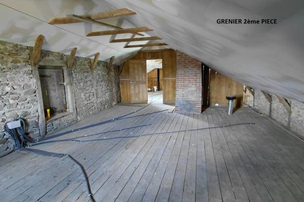 Grande maison rénovée avec atelier, terrasse panoramique et verger – 220 m² – Mourjou (Puycapel - cantal)