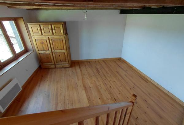 Grande maison rénovée avec atelier, terrasse panoramique et verger – 220 m² – Mourjou (Puycapel - cantal)