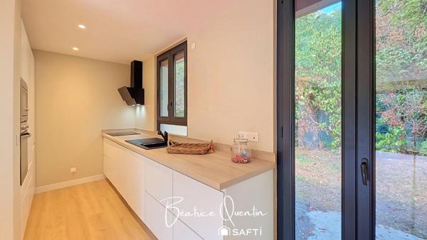 Maison rénovée, plain-pied, 900 m2, RER C à pied