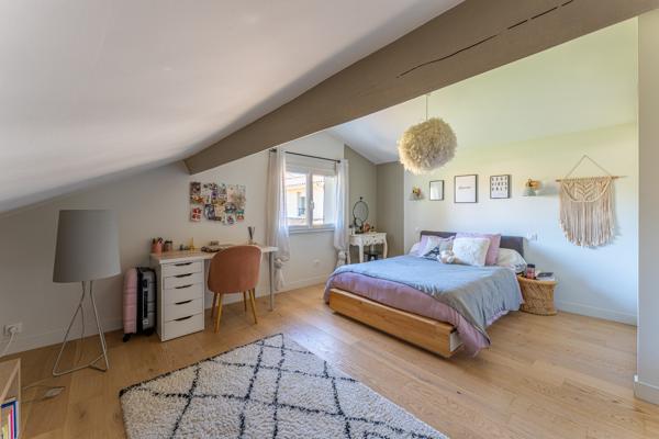 Maison 8 pièce(s) 5 chambre(s) 196 m²