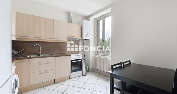 Location Appartement meublé 2 pièces 45.43 m² - Clermont-ferrand 63000