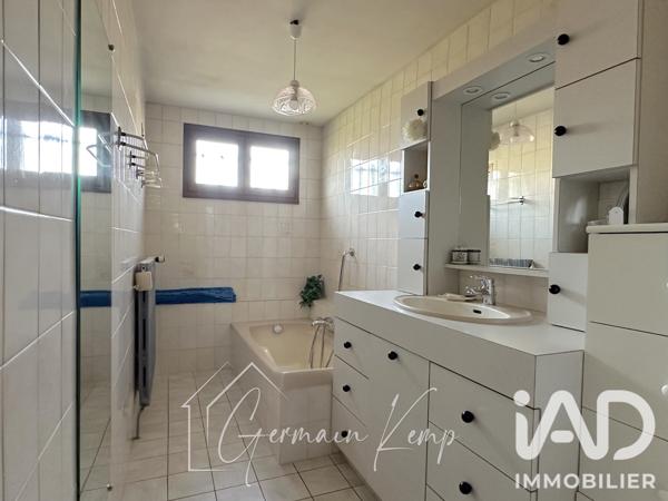 Maison à vendre 7 pièces 214 m² Le Pont-de-Beauvoisin