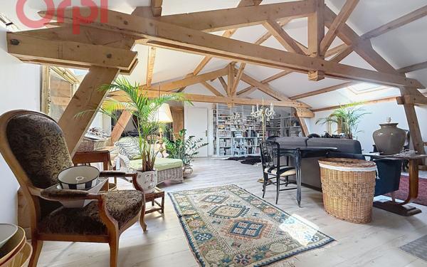 Maison à vendre    5 pièces • 215 m2 Durtol