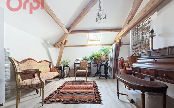 Maison à vendre    5 pièces • 215 m2 Durtol