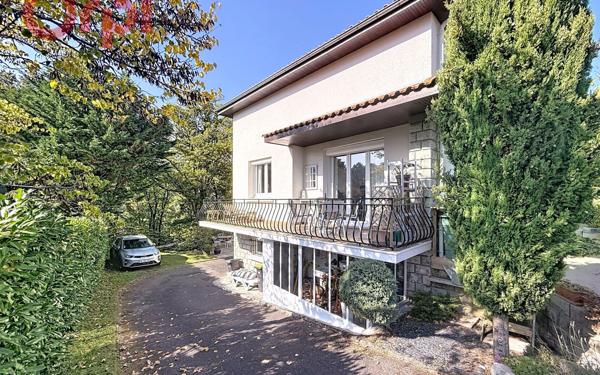 Maison à vendre    5 pièces • 215 m2 Durtol