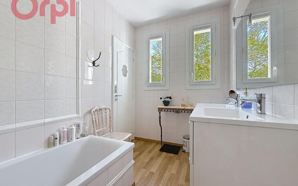 Maison à vendre    5 pièces • 215 m2 Durtol